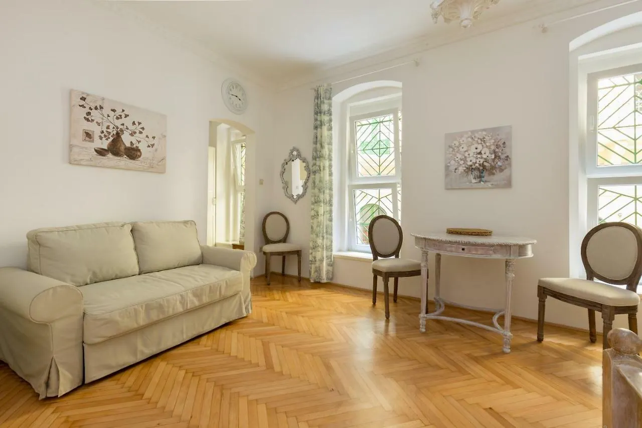 Vintage Style Apartment Budapest