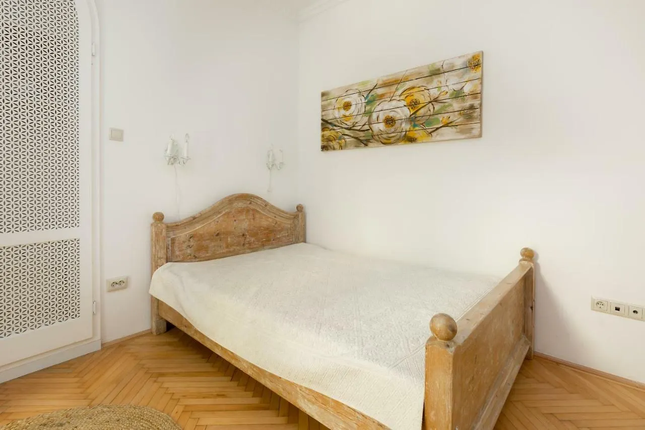 Vintage Style Apartment Budapest